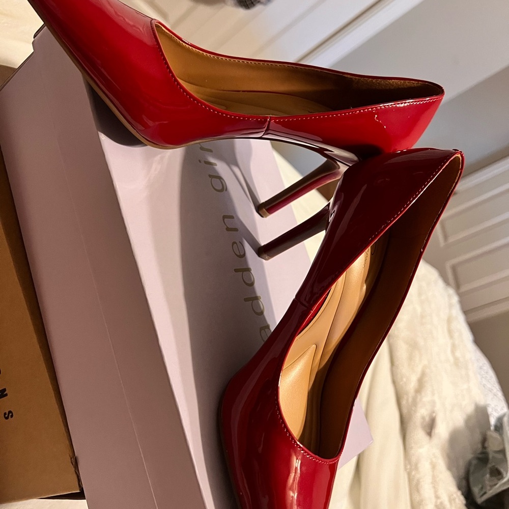 Jessica Simpson Bold Red Heels - Picture 7 of 11